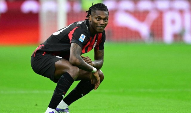 意甲大冷门！AC米兰主场遭倒数第一比萨队阻击，莫德里奇发威无缘胜利