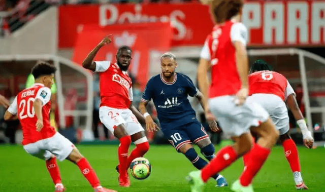 法甲焦点战：图卢兹VS朗斯，榜首争夺战一触即发