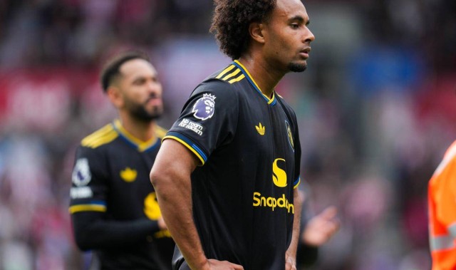 热门球员齐尔克泽转会风云：罗马曼联的博弈与期待