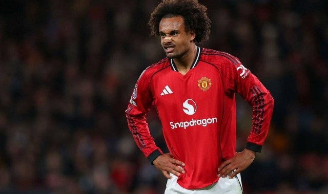 转会“临门一脚”即将达成：11号前锋告别曼联，又一笔失败引援