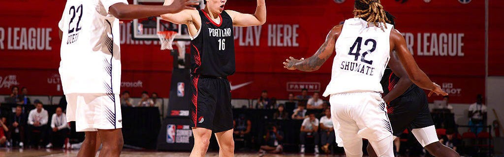 杨瀚森:庆祝动作是队友叫我做的 这周学会了What The Helly