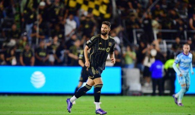 足坛多笔重磅官宣！38岁吉鲁重返法甲！切尔西第4签锁定德甲妖星！