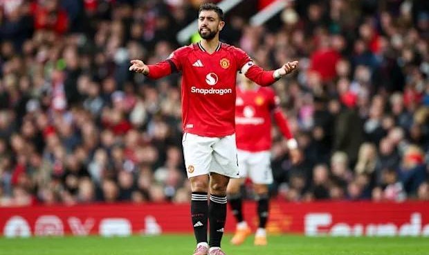 拒绝黄金沙漠，押注红色废墟，B费将职业生涯赌在一场曼联的复兴梦里