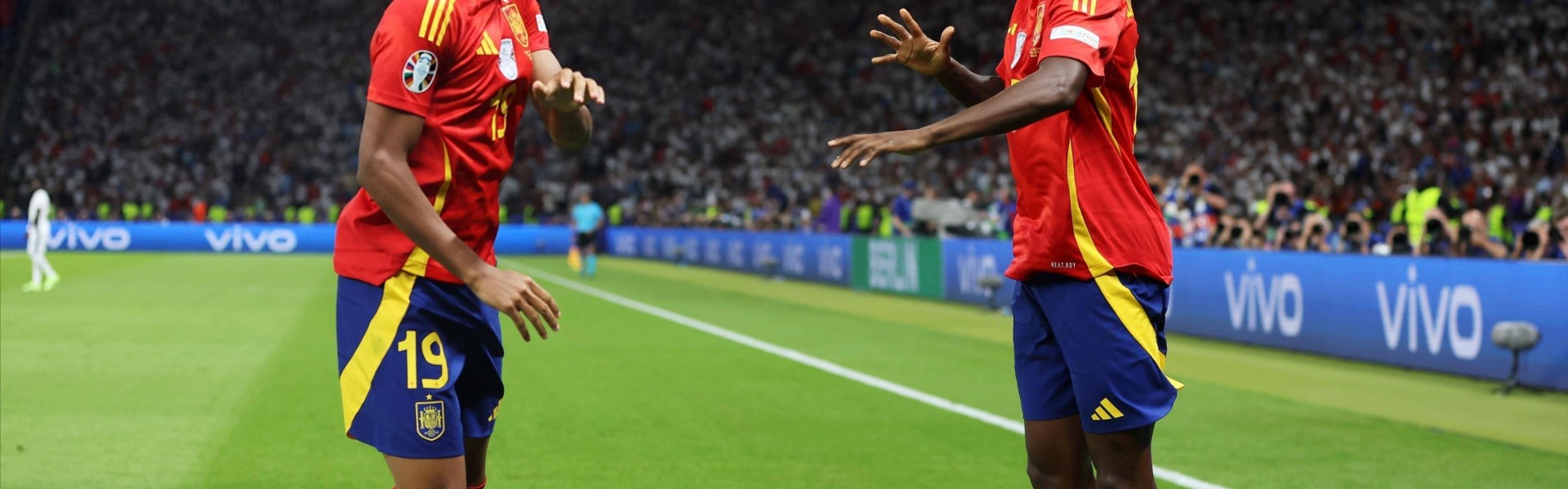 巴萨锋线格局变了？西甲天才空降，亚马尔拉菲尼亚这牌怎么打？