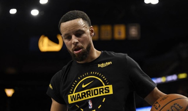 这也行？勇士队医更正：库里受伤的是左腿不是右腿