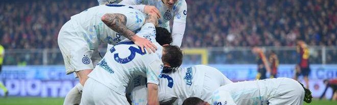 意甲第1易主！劳塔罗传射比肩三大神锋，国米2-1热那亚破魔咒登顶