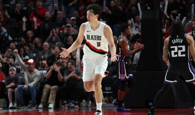 杨瀚森坦言首秀后有些愧疚 美媒：他适应能力很强