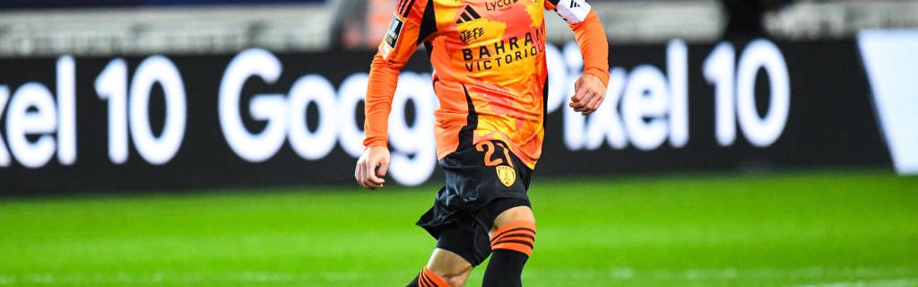 西甲激战：姆巴佩双响炮，皇马4-0大胜瓦伦西亚，距离巴萨更进一步！