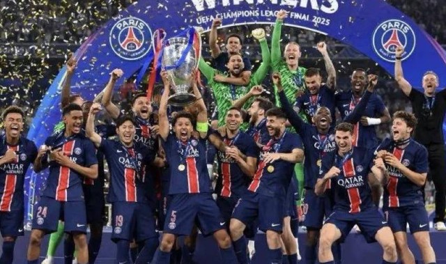 留洋还是留中超？王钰栋陷两难，范志毅：法甲比海参队强百倍