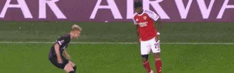 3-0！豪取6连胜，欧冠最神奇球队诞生！基本锁定前八，剑指双冠王