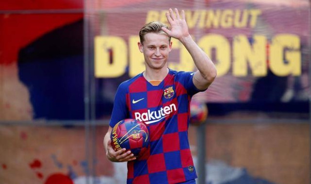 曼联中场引援遭遇重创！德容续约巴萨至2029，红魔再失心仪目标