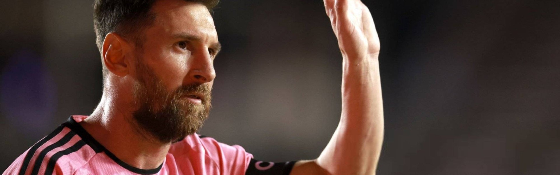 曼联新援选最喜欢球员：梅西决赛击败C罗夺冠！