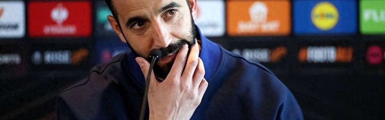 至少再买两人！曼联明确转会窗计划，中场门将会是补足重点对象