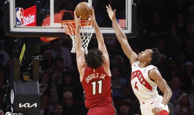 哈克斯21分巴恩斯27+8 热火不敌猛龙3连败