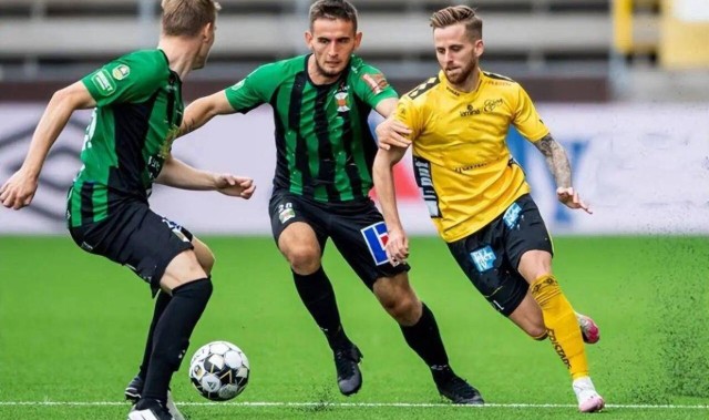 意甲：莱切VS卡利亚里