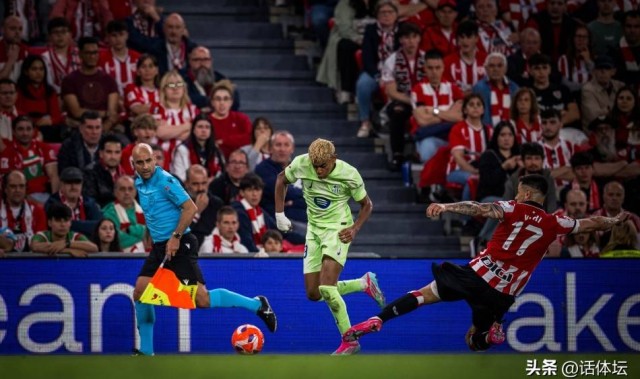 含泪再见！感人16载功勋，西甲收官战：巴萨创巅峰，莱万破纪录！