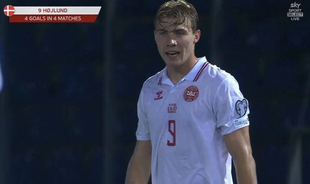 霍伊伦德9场7球曼联锁定4000万！阿莫林赶人实现4赢，留队有一反例