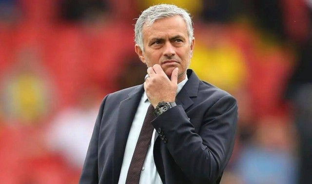 1句话毁更衣室！曼联旧将曝穆帅最大短板，这污点太致命