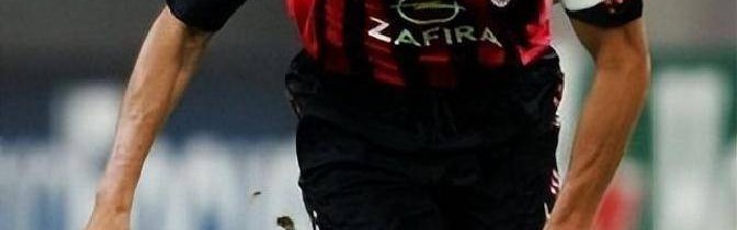 25年一人一城！马尔蒂尼攻防俱佳，米兰退役3号球衣致敬传奇