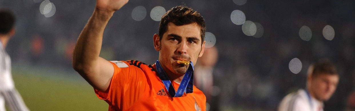 梅西领衔！人工智能评选欧冠历史最佳阵容，巴萨三人入选，左边锋名额无争议