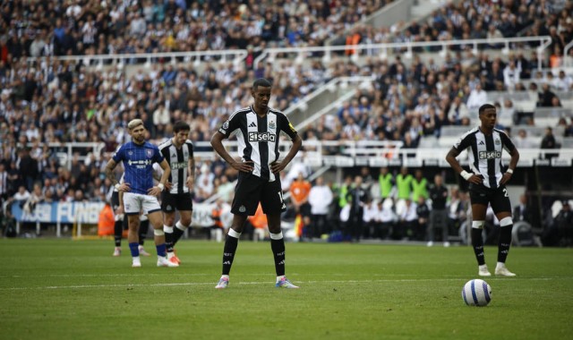 利物浦重磅转会：努涅斯转投沙特阿尔希拉尔