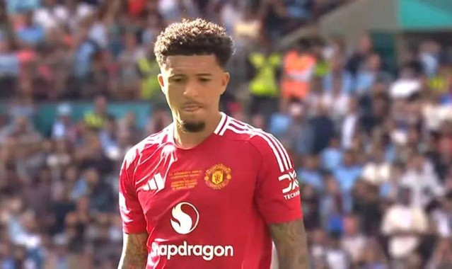 桑乔遭切尔西官宣退货否认不职业！曼联浪费1.2亿，曝其执意要打左边锋原因