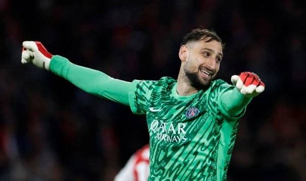 曼联门神争夺战：多纳鲁马加盟悬念与奥纳纳的信任危机