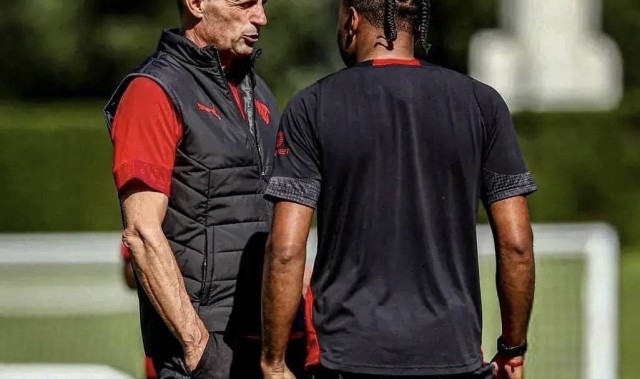 意甲媒体透露：莱奥与恩昆库关系越来越好，他们一起吃饭，一起训练