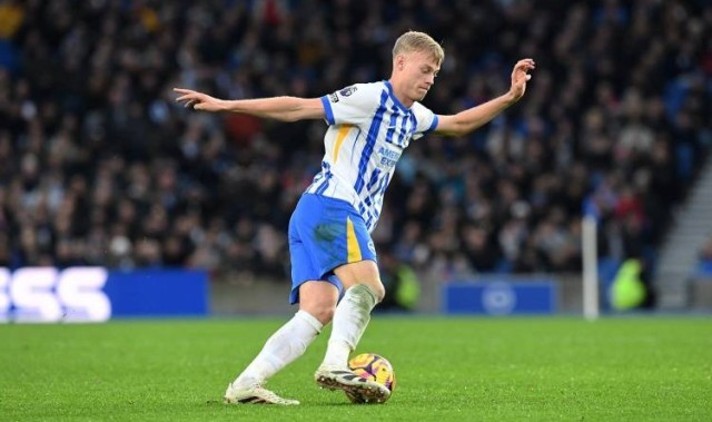 英媒：红军热刺纽卡拜仁关注布莱顿后卫范赫克，海鸥想续约有难度