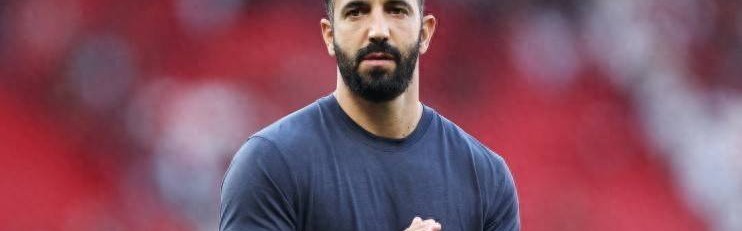 英超名帅拒续约静观其变，瞄准曼联帅位，只待阿莫林下课接手！