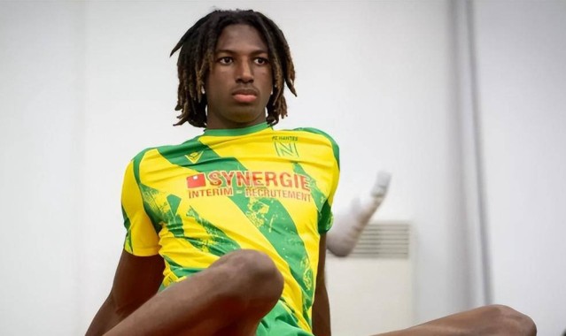 17岁法甲天才中卫成为热门抢夺对象，巴萨竞逐6大豪强