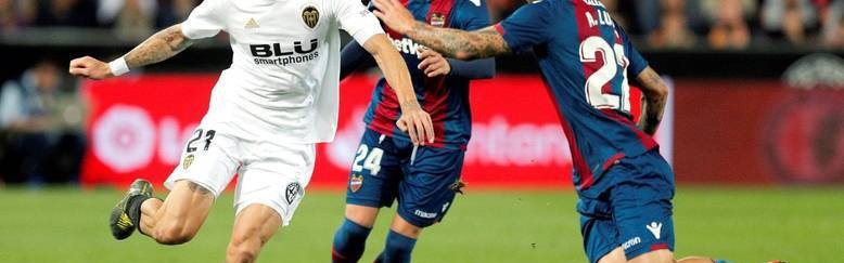 法甲焦点对决：尼斯 VS 南特，谁能率先抢分？