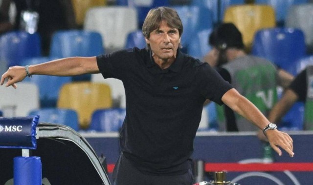 4连胜狂飙！孔蒂露出冠军獠牙，那不勒斯一隐患却让球迷心惊胆战